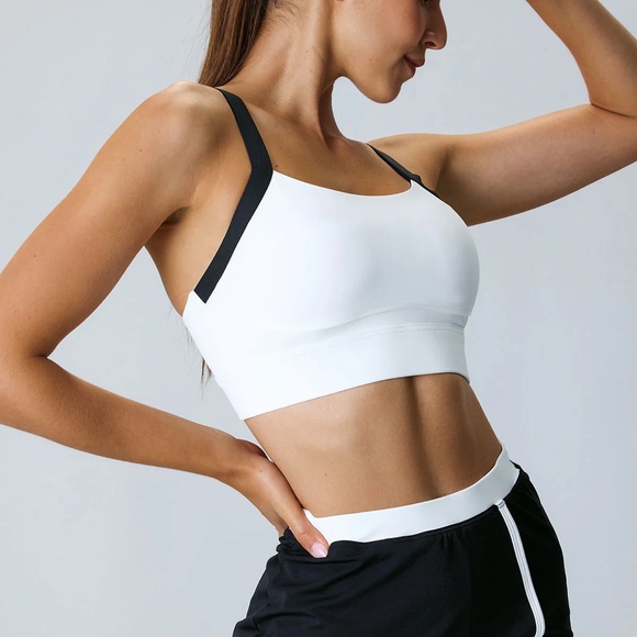 Berlook Activewear White Contrast Strap Sports Bra - High Support - Picture 5 of 8